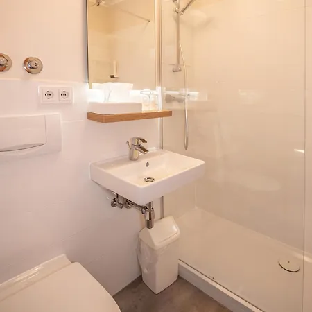 Burghotel Aschau אשאו אים כימגאו